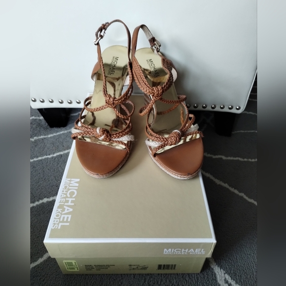 Michael Kors Summer Wedge Espadrilles in Box - Picture 7 of 11